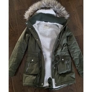 Hollister sherpa lined parka